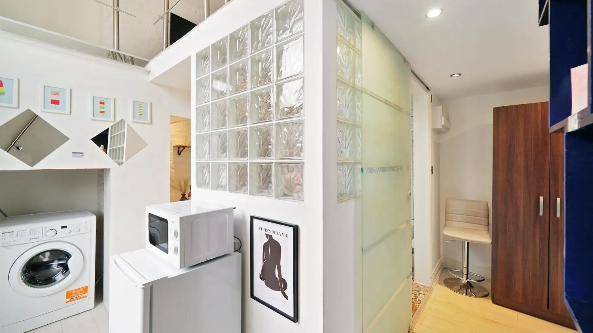 Cozy Split-Level Studio London Apartment 0*,